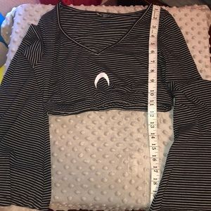 Moon too top with cute sleeves